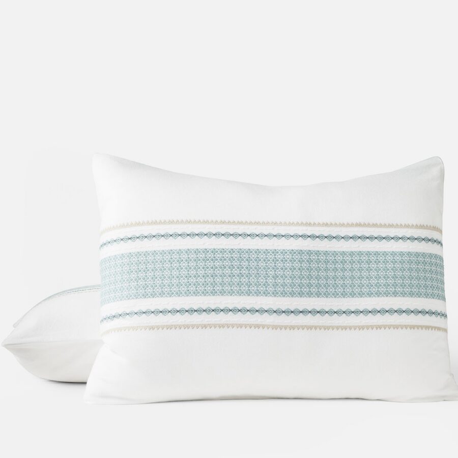 White Classic Textile Pillow Sham for Everyday Comfort