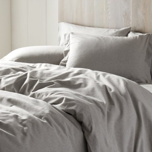 yCloud_Brushed_Flannel_DuvetCover_PaleGrayHeather_BedThreeQuarterDet_F17_3_9_30a8e33f-3d85-42b8-a840-15abe0e30149